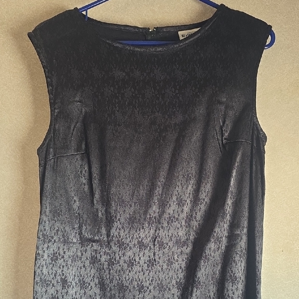 Newport News Black Sleeveless Textured Sheath Dress